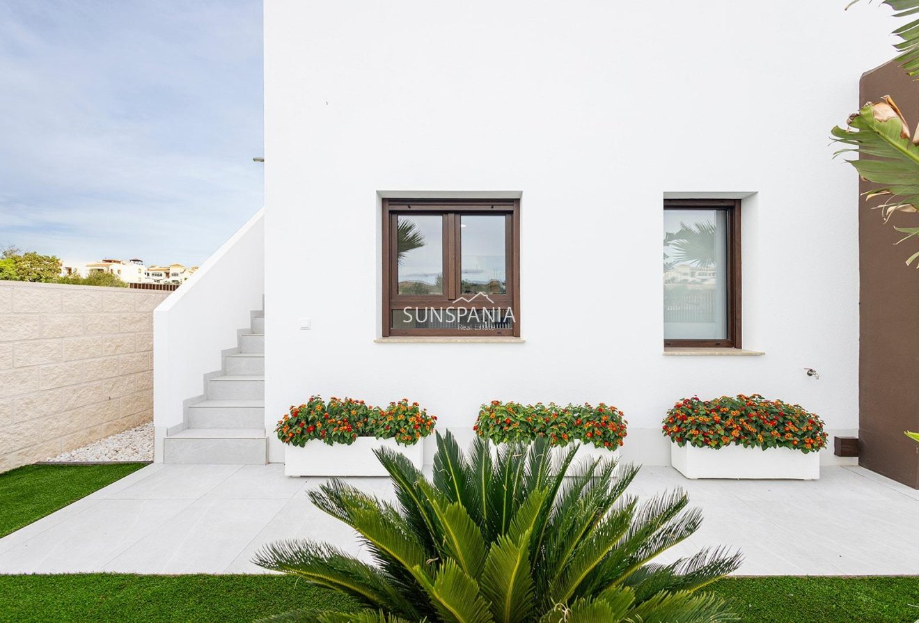 Obra nueva - Chalet -
Orihuela - Vistabella Golf