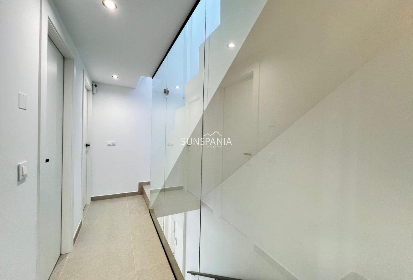 Obra nueva - Chalet -
Benferri - Benfis Park