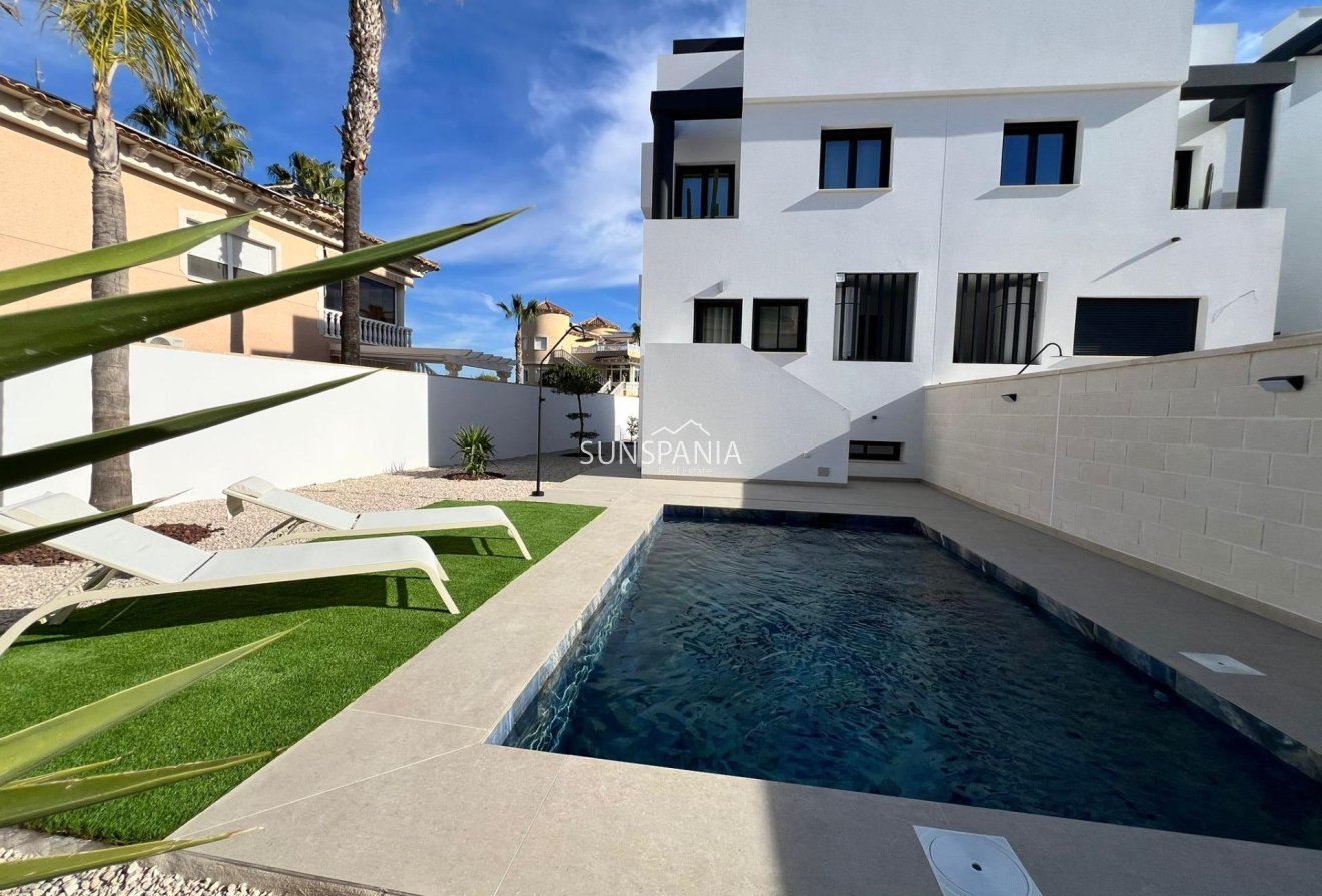 Obra nueva - Chalet -
Benferri - Benfis Park