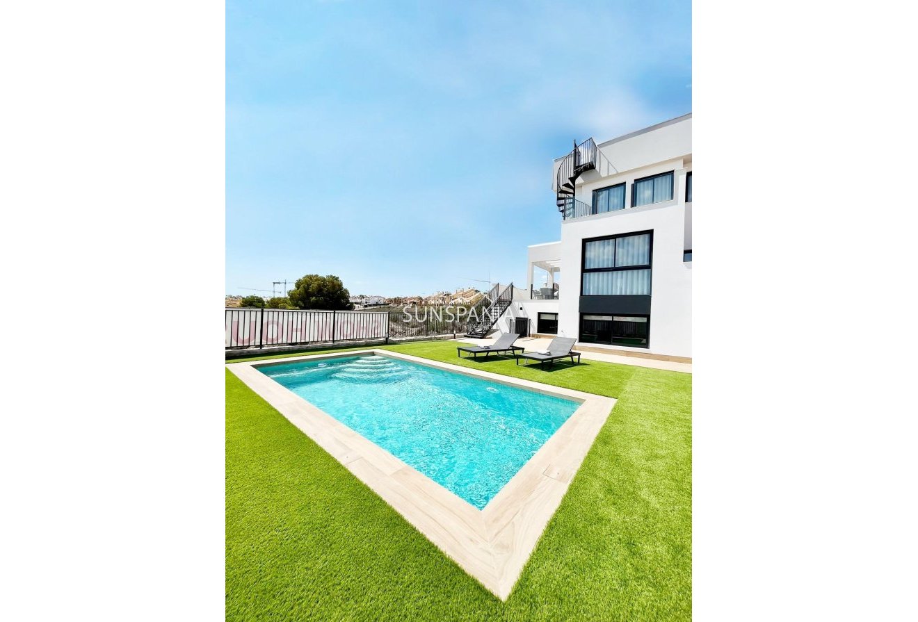 Obra nueva - Chalet -
Algorfa - La Finca Golf