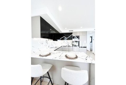 Obra nueva - Chalet -
Algorfa - La Finca Golf