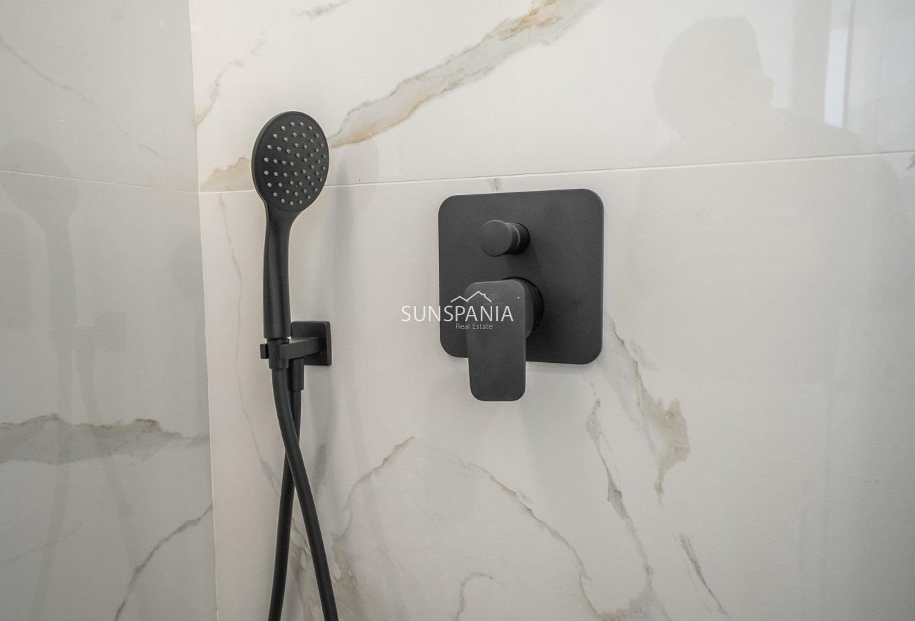 Obra nueva - Chalet -
Algorfa - La Finca Golf