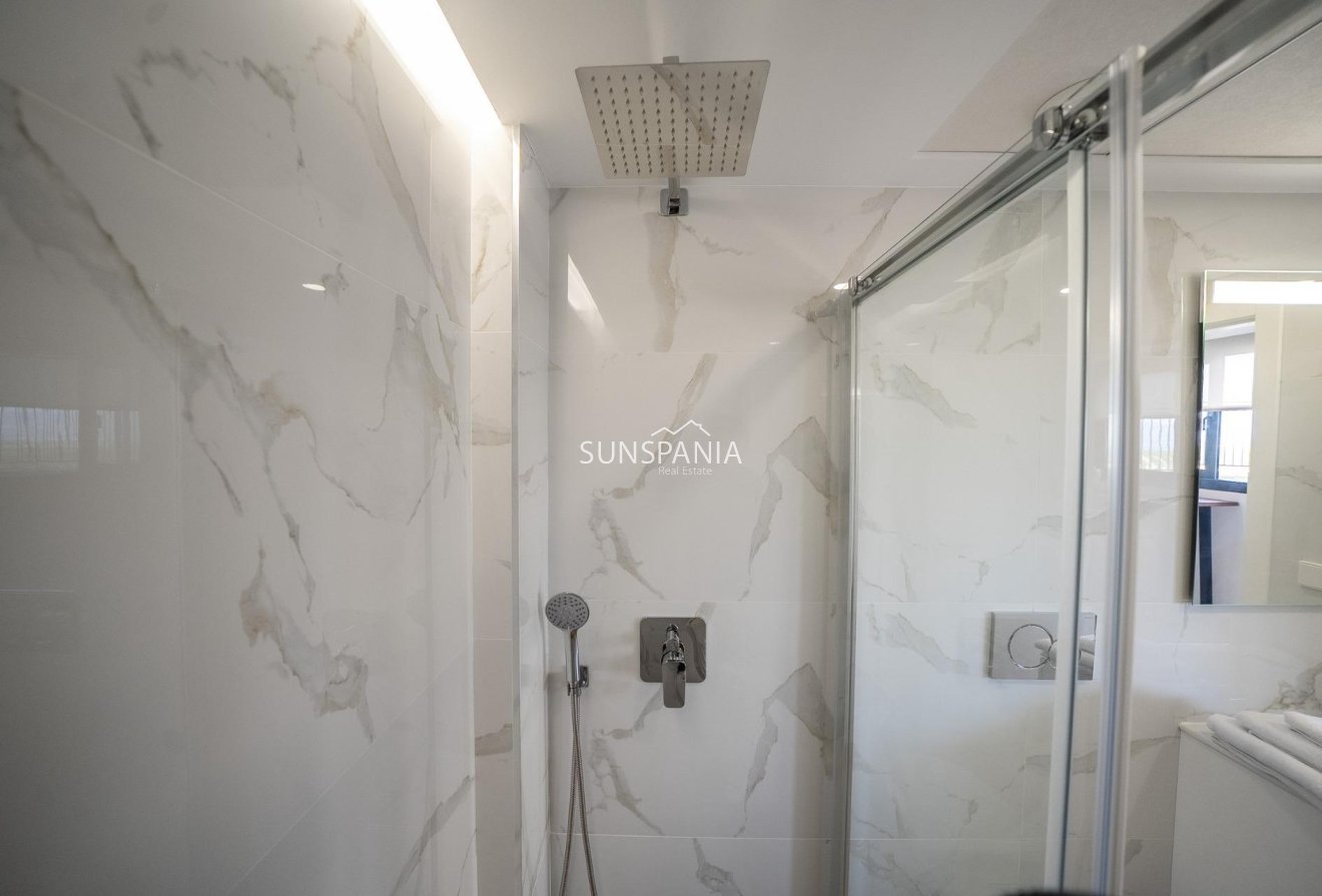 Obra nueva - Chalet -
Algorfa - La Finca Golf