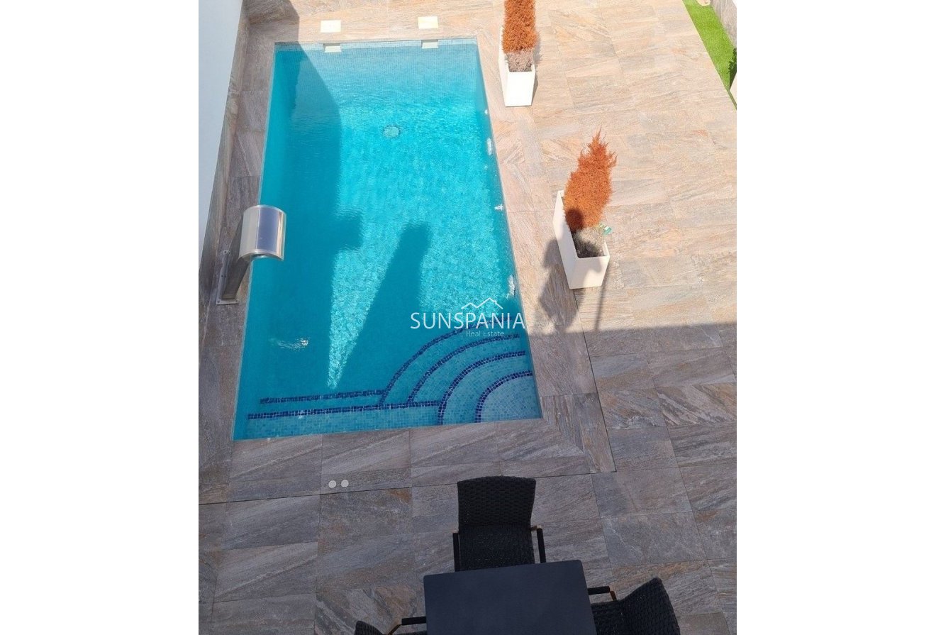 New Build - Townhouse -
Avileses