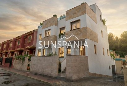 Obra nueva - Adosado -
Bigastro - pueblo