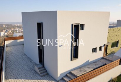 Obra nueva - Chalet -
San Miguel de Salinas - Ciudad De Las Comunicaciones