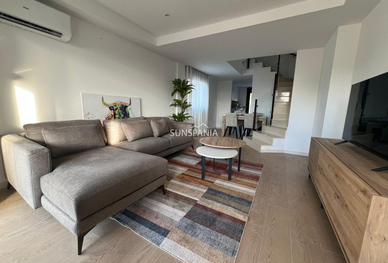 New Build - Townhouse -
La Union - centro