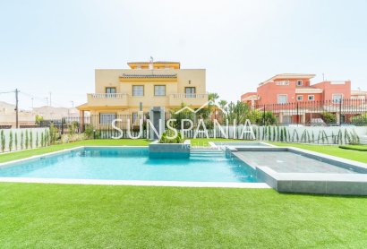 Obra nueva - Piso -
Torrevieja - Los Balcones