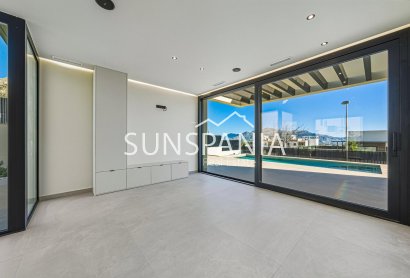 Obra nueva - Chalet -
Polop - La Alberca