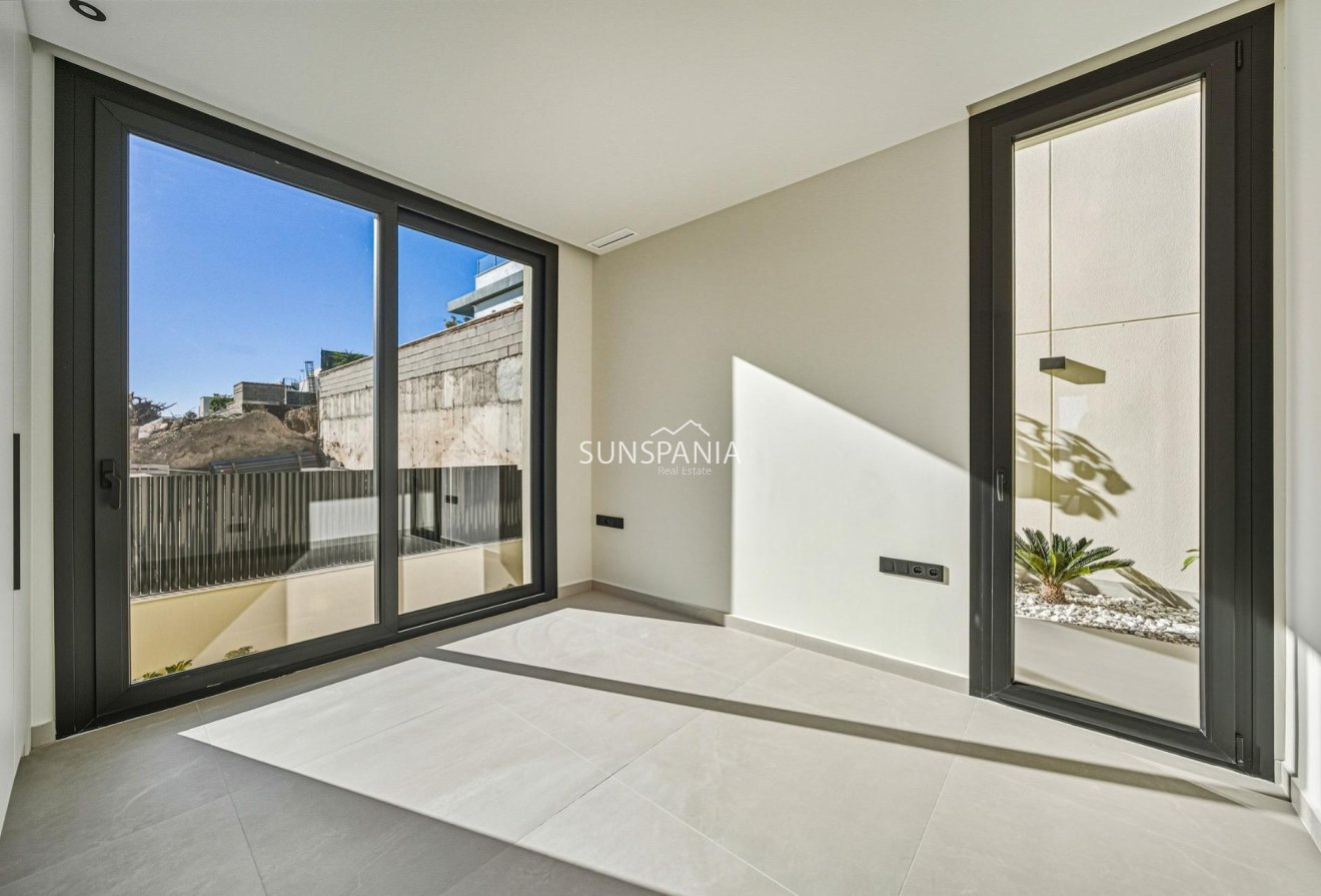 Obra nueva - Chalet -
Polop - La Alberca