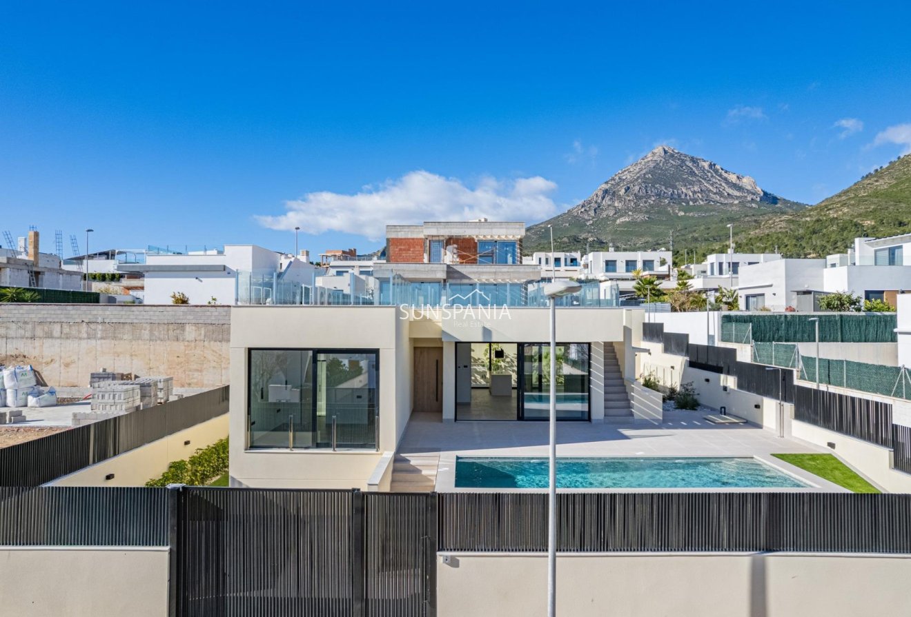 Obra nueva - Chalet -
Polop - La Alberca