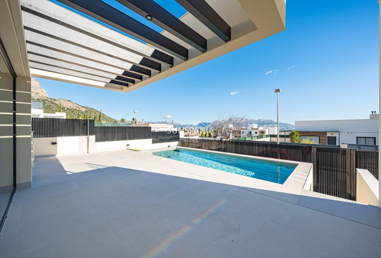 Obra nueva - Chalet -
Polop - La Alberca