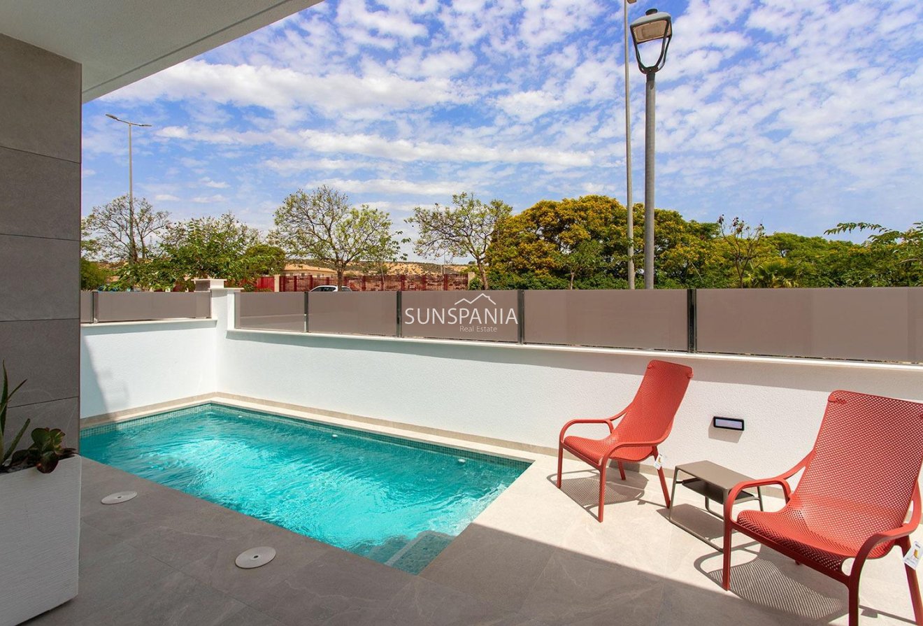 Obra nueva - Chalet -
Sucina