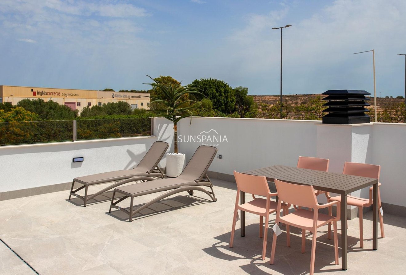 Obra nueva - Chalet -
Sucina