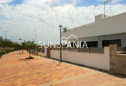 Obra nueva - Chalet -
Sucina