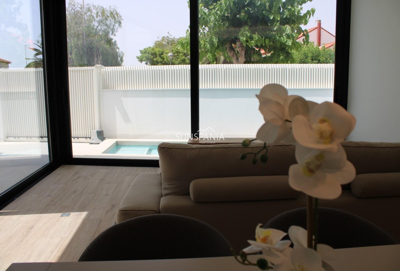 Obra nueva - Chalet -
Pilar de la Horadada - Torre De La Horadada