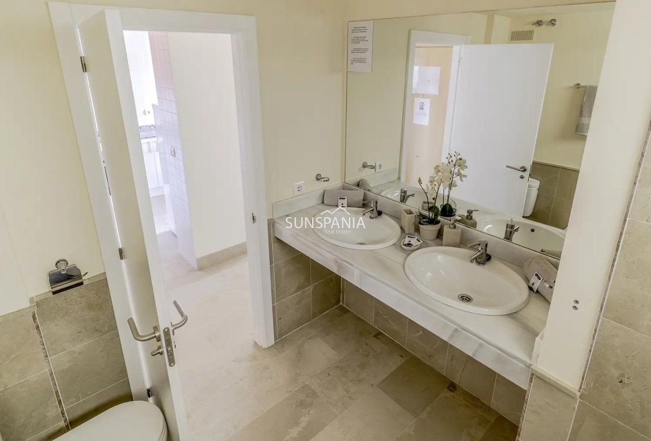 Obra nueva - Piso -
Vera - Puerto del Rey