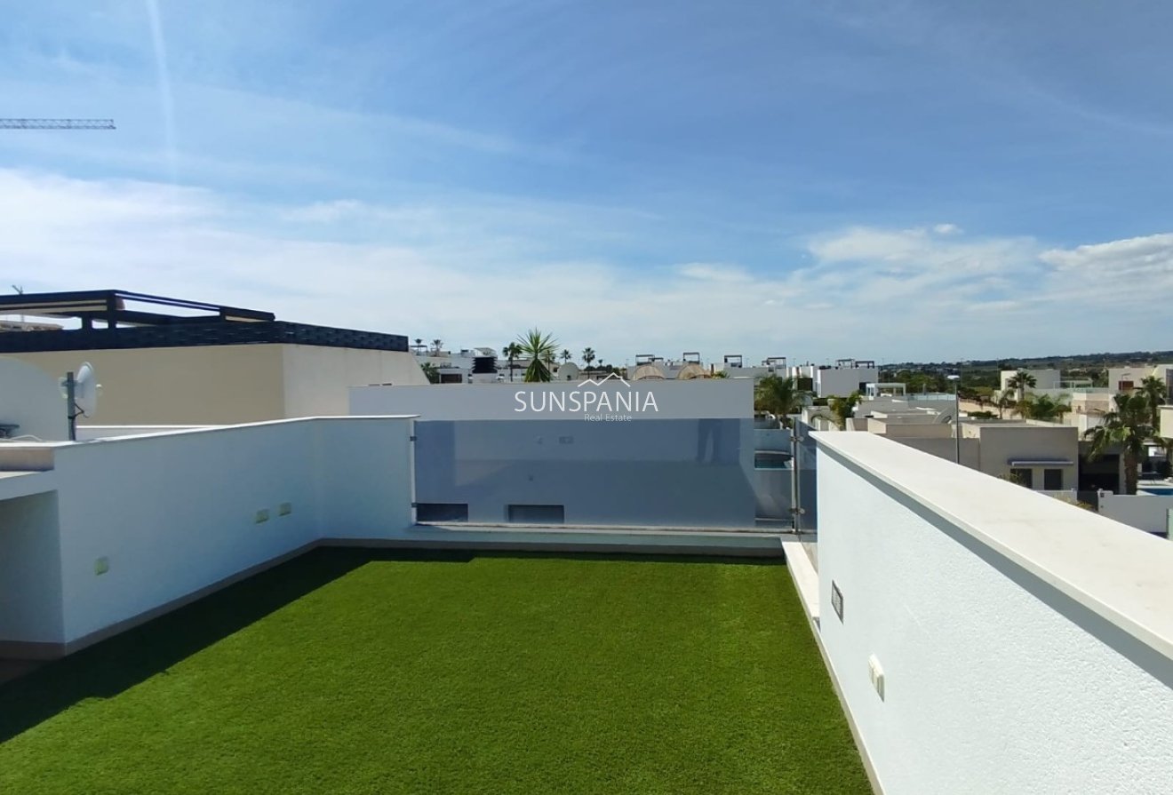 Obra nueva - Chalet -
Benijofar