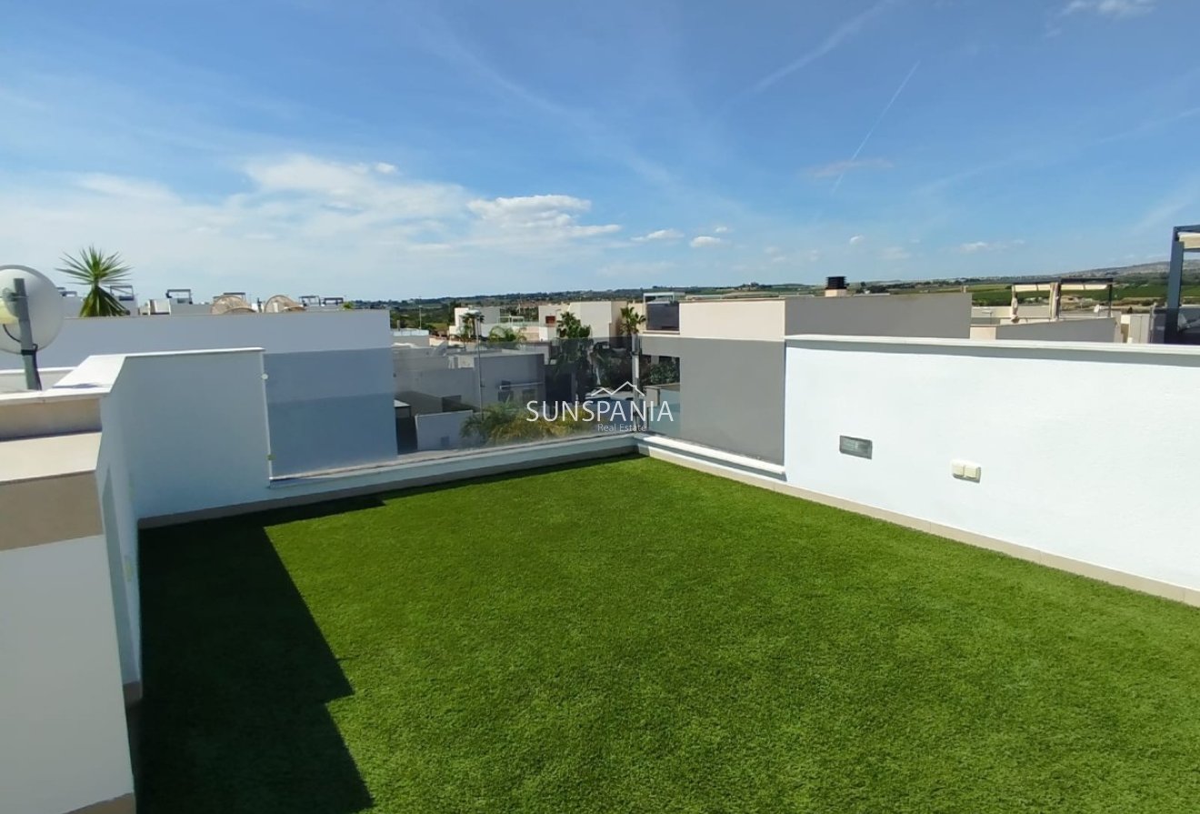 Obra nueva - Chalet -
Benijofar