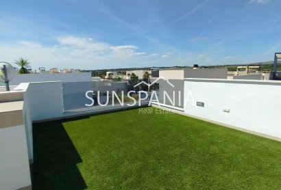 Obra nueva - Chalet -
Benijofar
