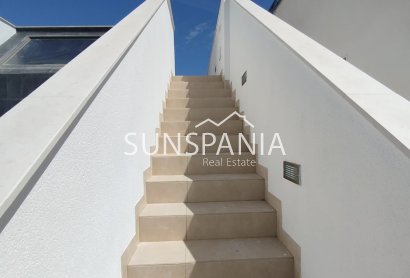 Obra nueva - Chalet -
Benijofar
