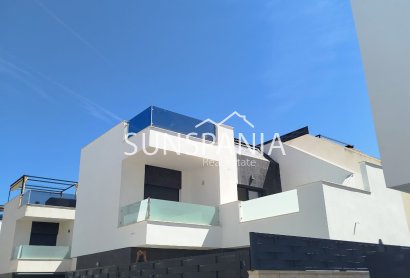 Obra nueva - Chalet -
Benijofar