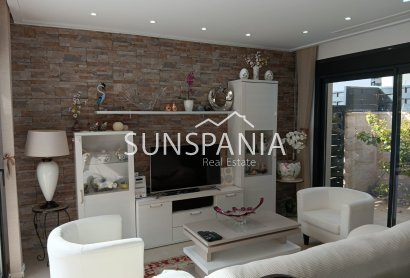 Obra nueva - Chalet -
Benijofar