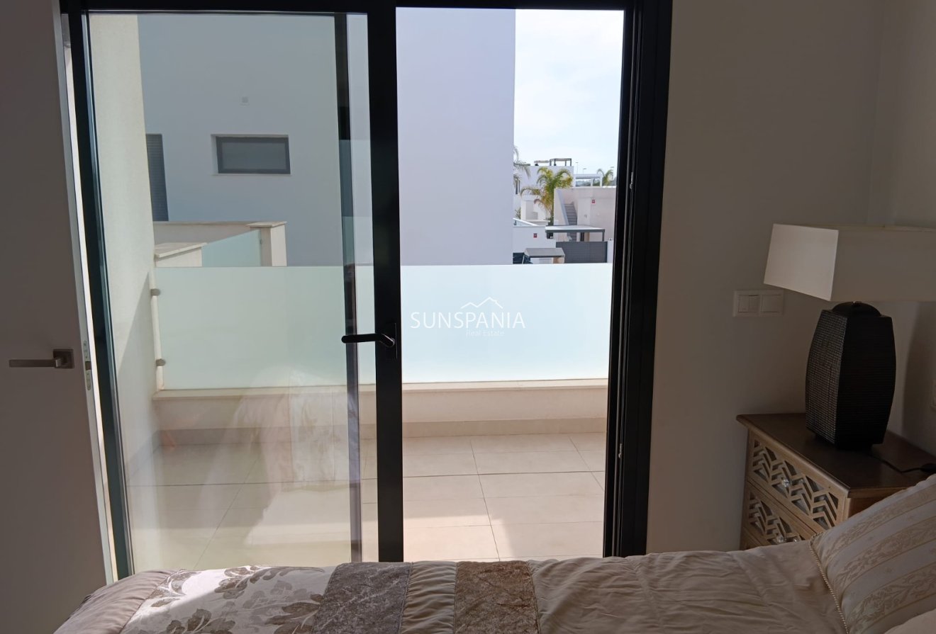 Obra nueva - Chalet -
Benijofar
