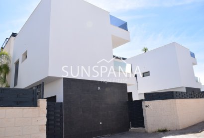 Obra nueva - Chalet -
Benijofar