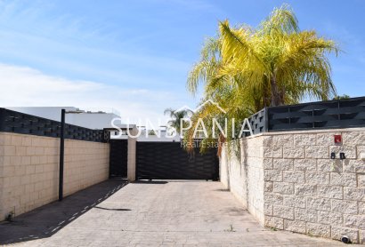 Obra nueva - Chalet -
Benijofar