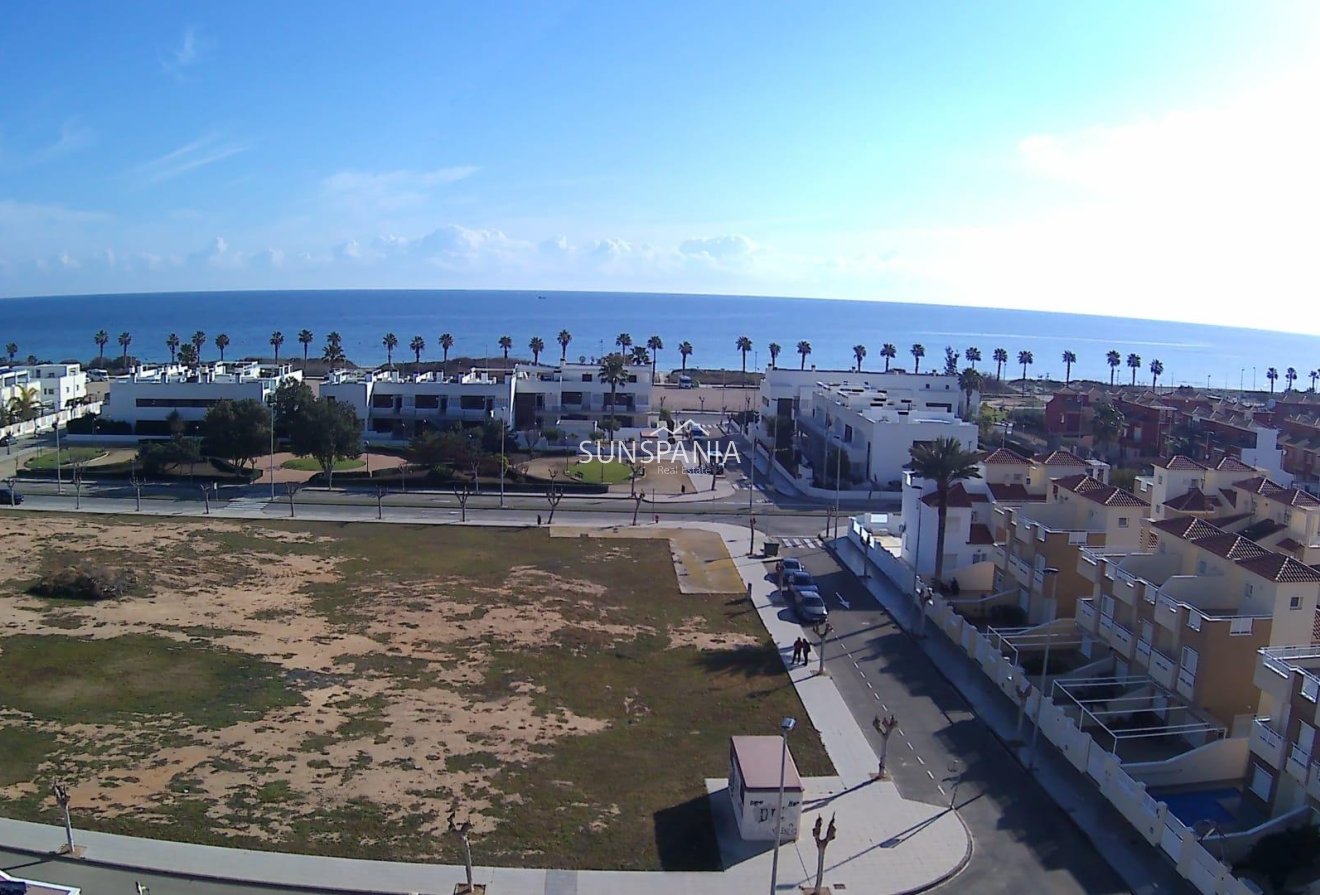 Obra nueva - Piso -
Pilar de la Horadada - Playa de las Higuericas