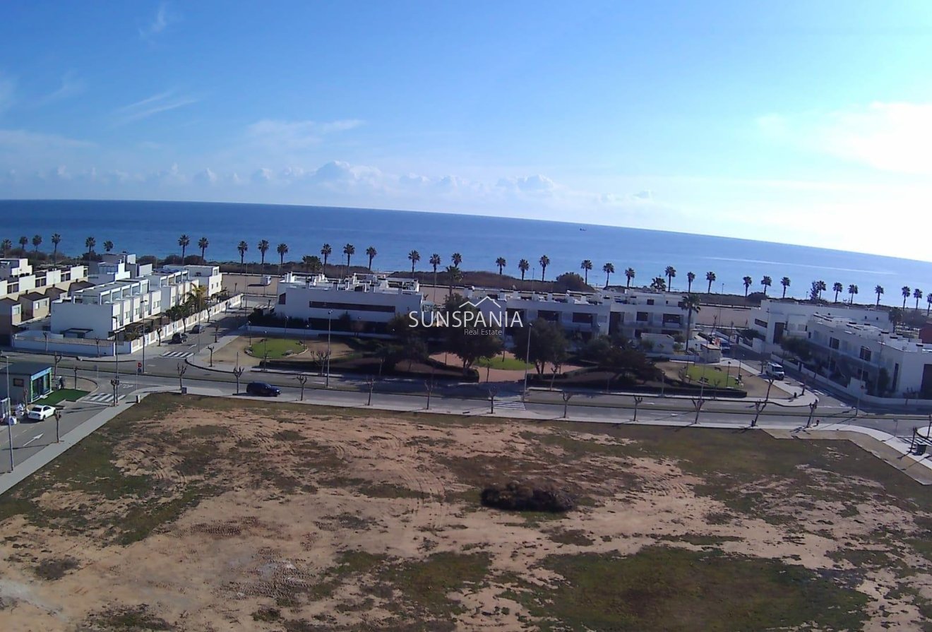 Obra nueva - Piso -
Pilar de la Horadada - Playa de las Higuericas