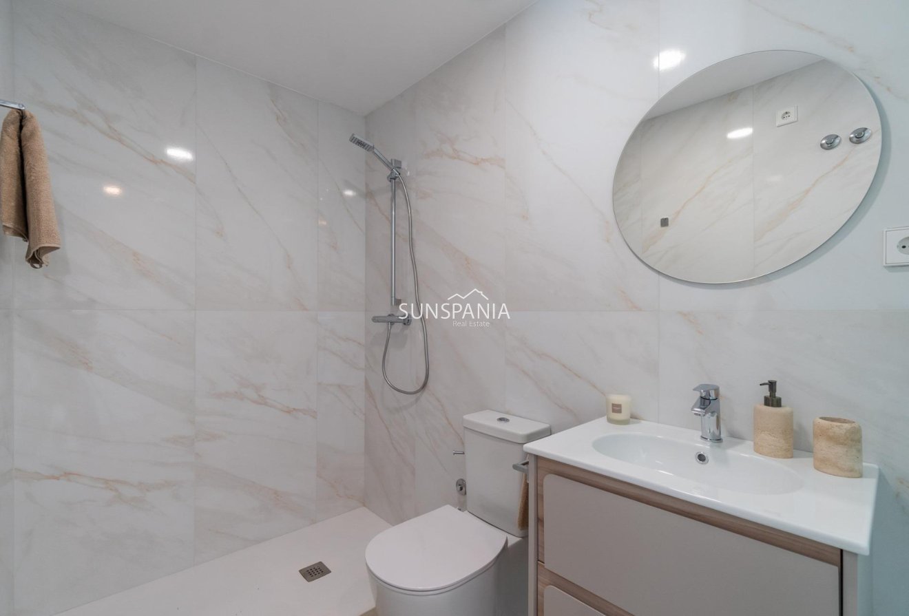 Obra nueva - Piso -
Orihuela Costa - Playa Flamenca