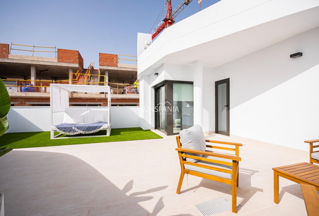Obra nueva - Chalet -
Torrevieja - Lago Jardín II