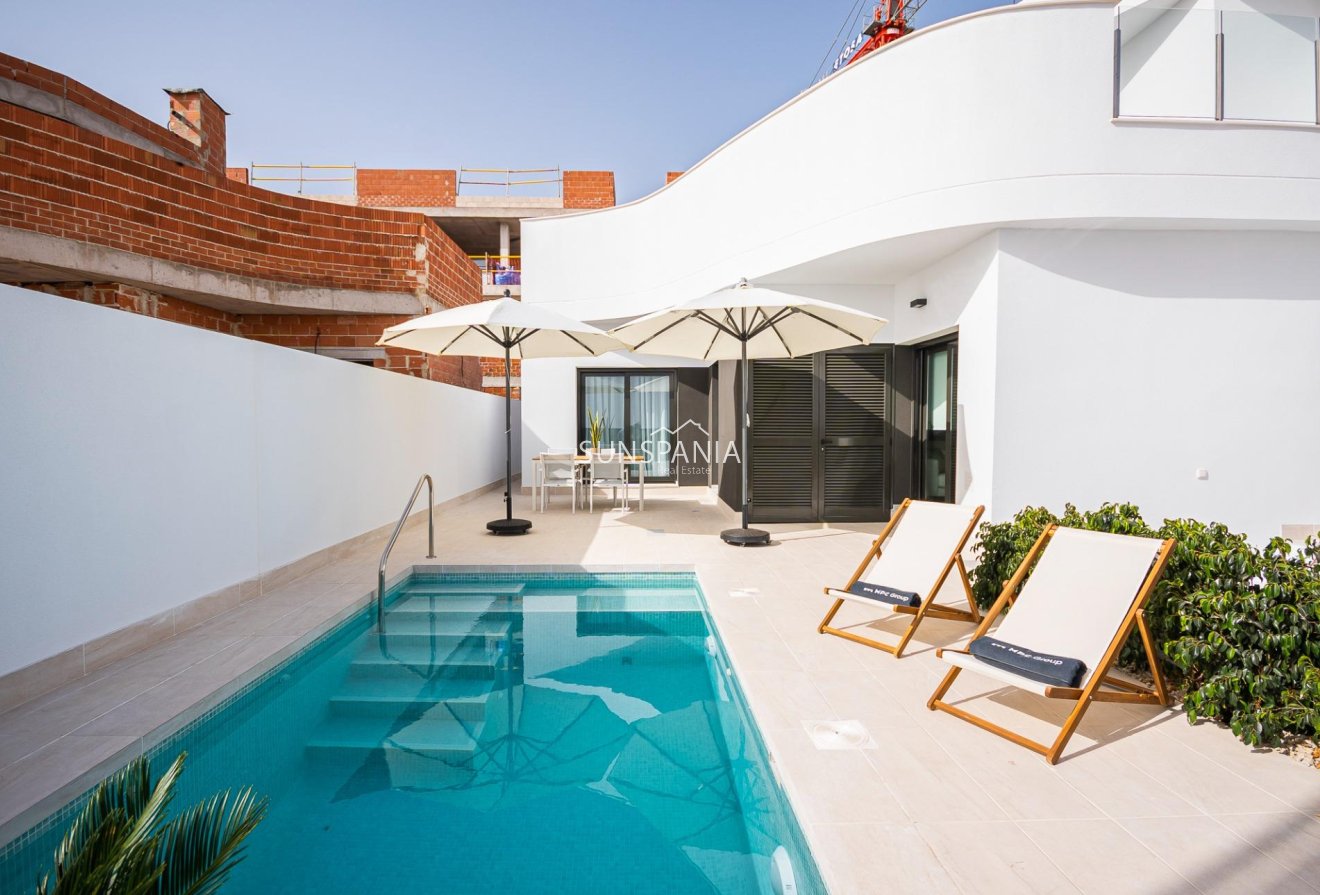 Obra nueva - Chalet -
Torrevieja - Lago Jardín II