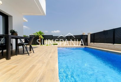 Obra nueva - Chalet -
Orihuela - Vistabella Golf