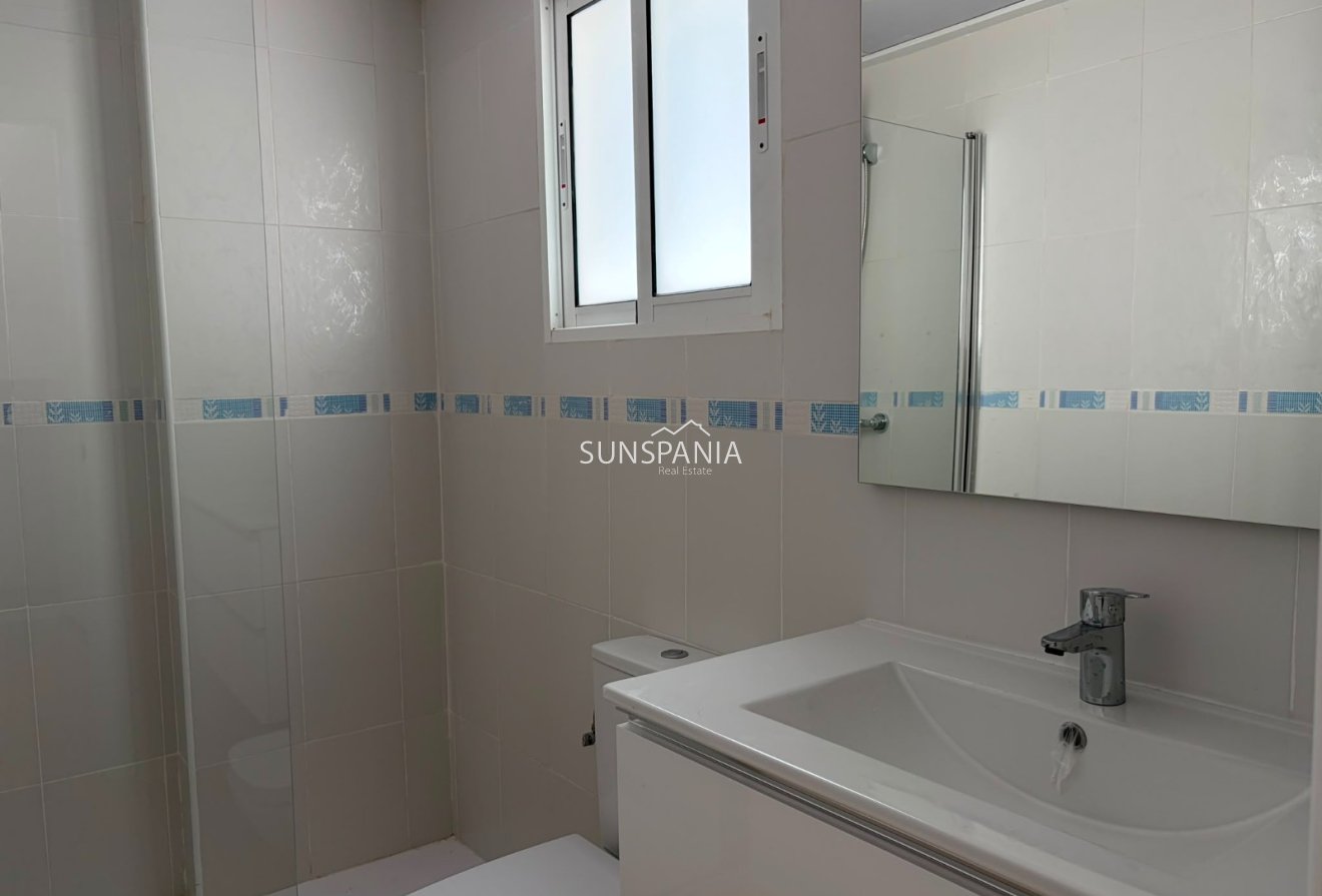 Resale - Villa -
Castalla
