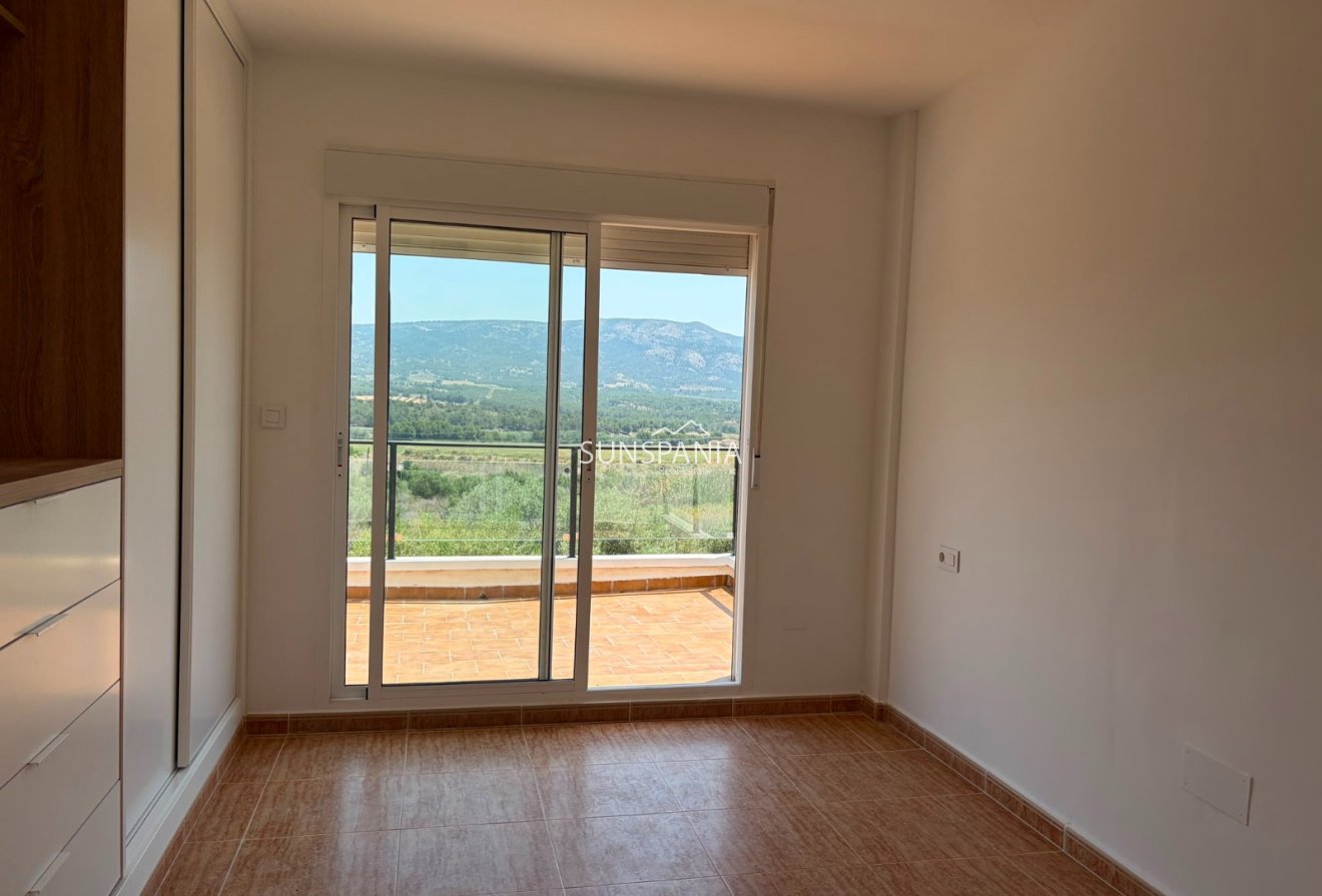 Resale - Villa -
Castalla