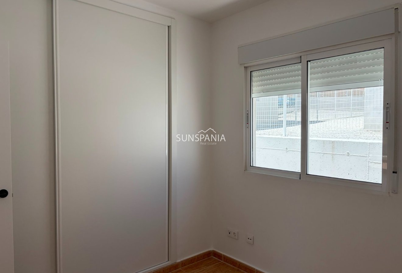 Resale - Villa -
Castalla