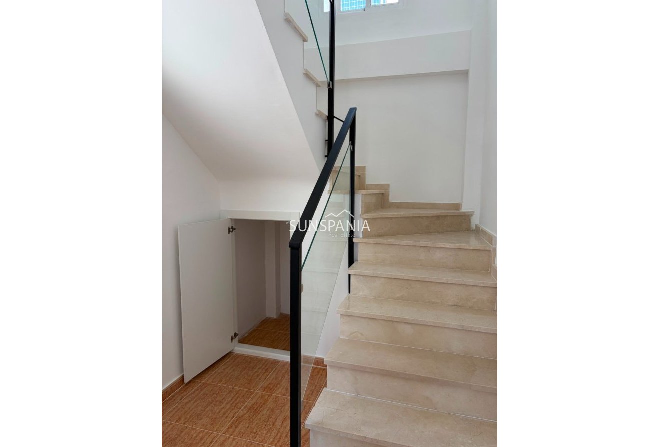 Resale - Villa -
Castalla