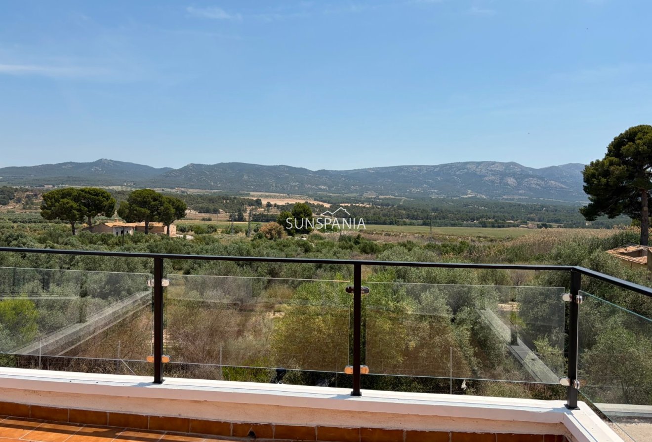 Resale - Villa -
Castalla