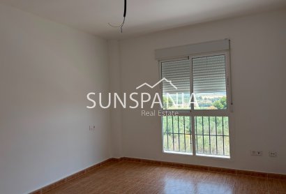 Resale - Villa -
Castalla